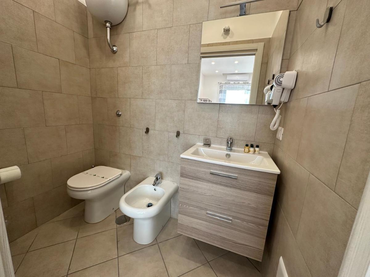 B&B Off Rooms And Relax Napoli Dış mekan fotoğraf