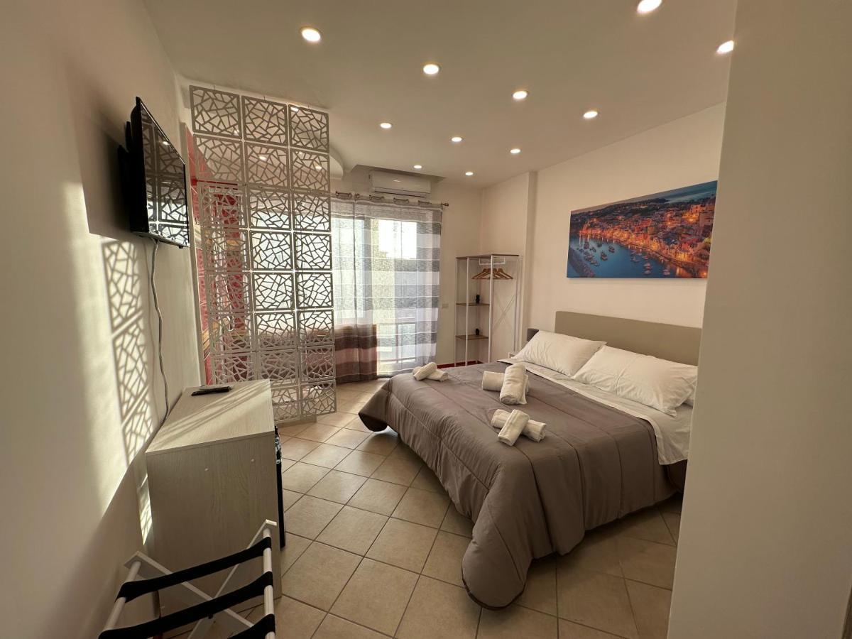 B&B Off Rooms And Relax Napoli Dış mekan fotoğraf