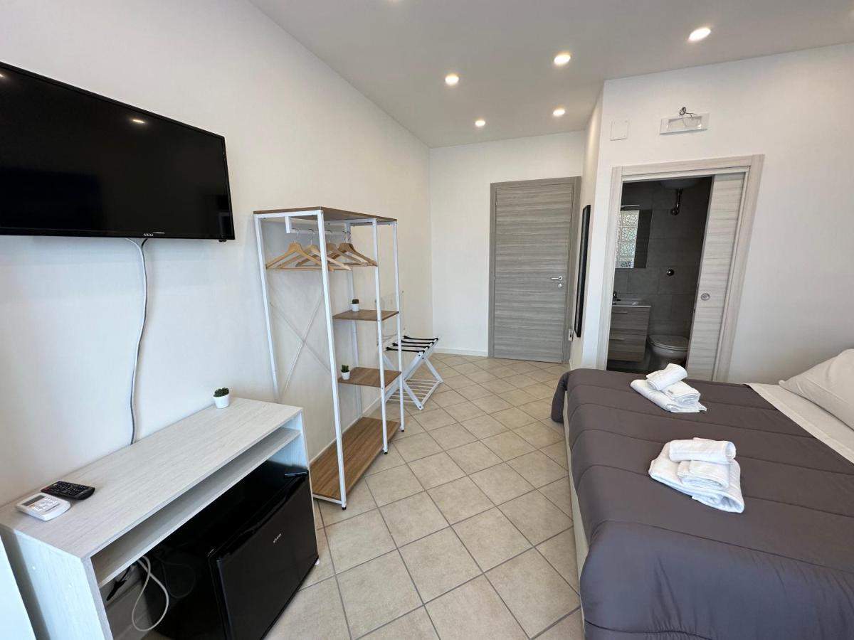 B&B Off Rooms And Relax Napoli Dış mekan fotoğraf
