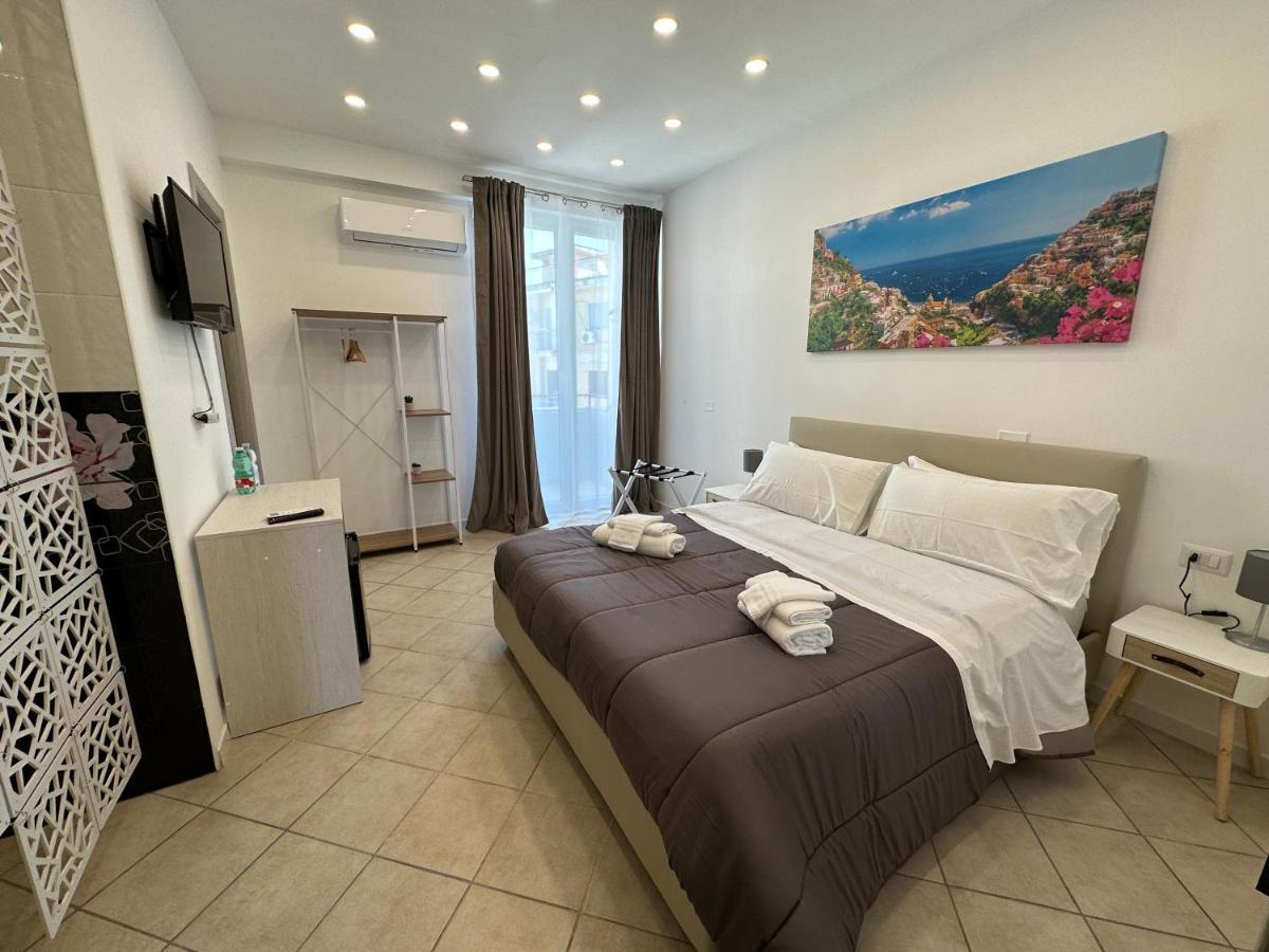 B&B Off Rooms And Relax Napoli Dış mekan fotoğraf